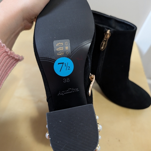 Aqua Diva Black Ankle Boots with Gold Zipper and Pearl  Studded Heel 7.5 - Picture 8 of 10